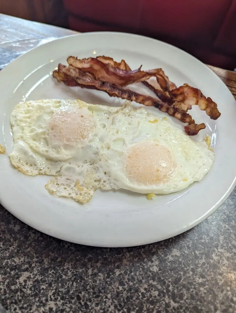 Over Medium Eggs w Bacon